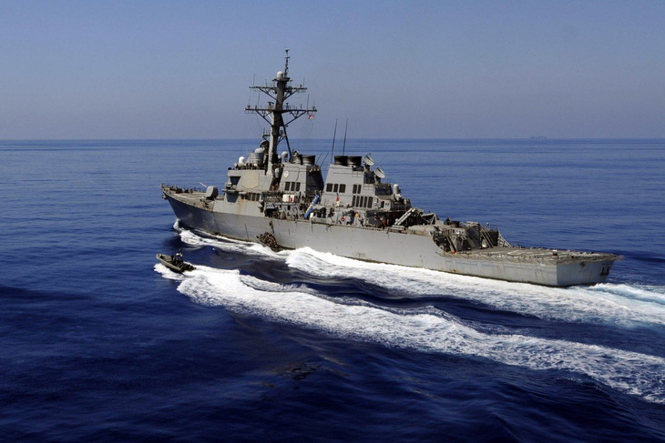 Trung Quốc cảnh báo một tàu Mỹ tuần tra ở Biển Đông - Ảnh 1.