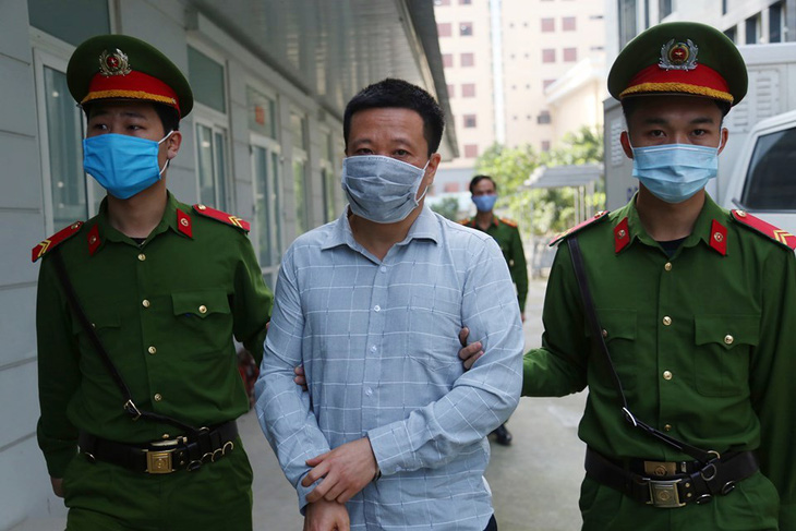 Cựu chủ tịch OceanBank Hà Văn Thắm bị đề nghị thêm mức án 10-12 năm tù - Ảnh 1.