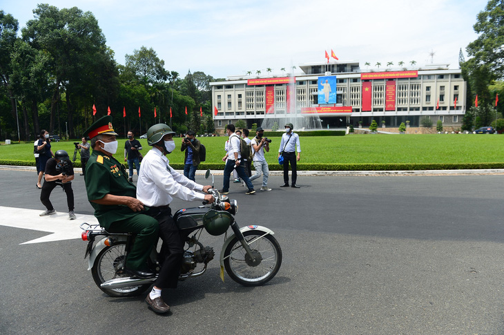 Du lịch TP.HCM khuyến mãi, chờ khôi phục sau lễ 30-4 - Ảnh 1.