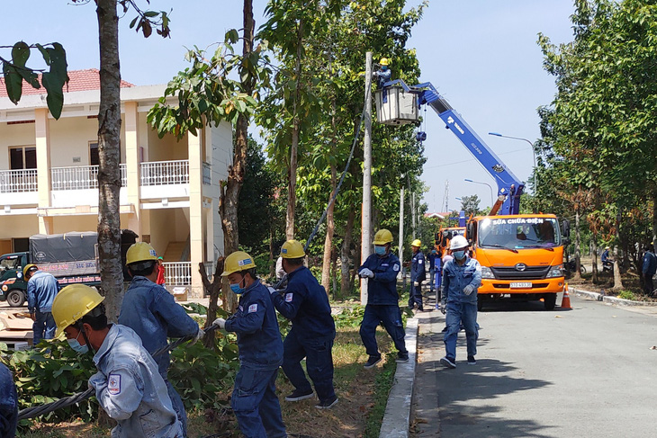 EVNHCMC đảm bảo cấp điện cho thành phố phòng chống dịch COVID-19 - Ảnh 2.