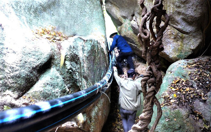 Tình cờ phát hiện nhiều hài cốt liệt sĩ trong hang sâu tại núi Đồng Bò