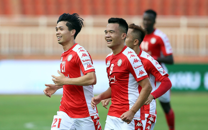 Các CLB V-League: Đau đầu chuyện giảm lương