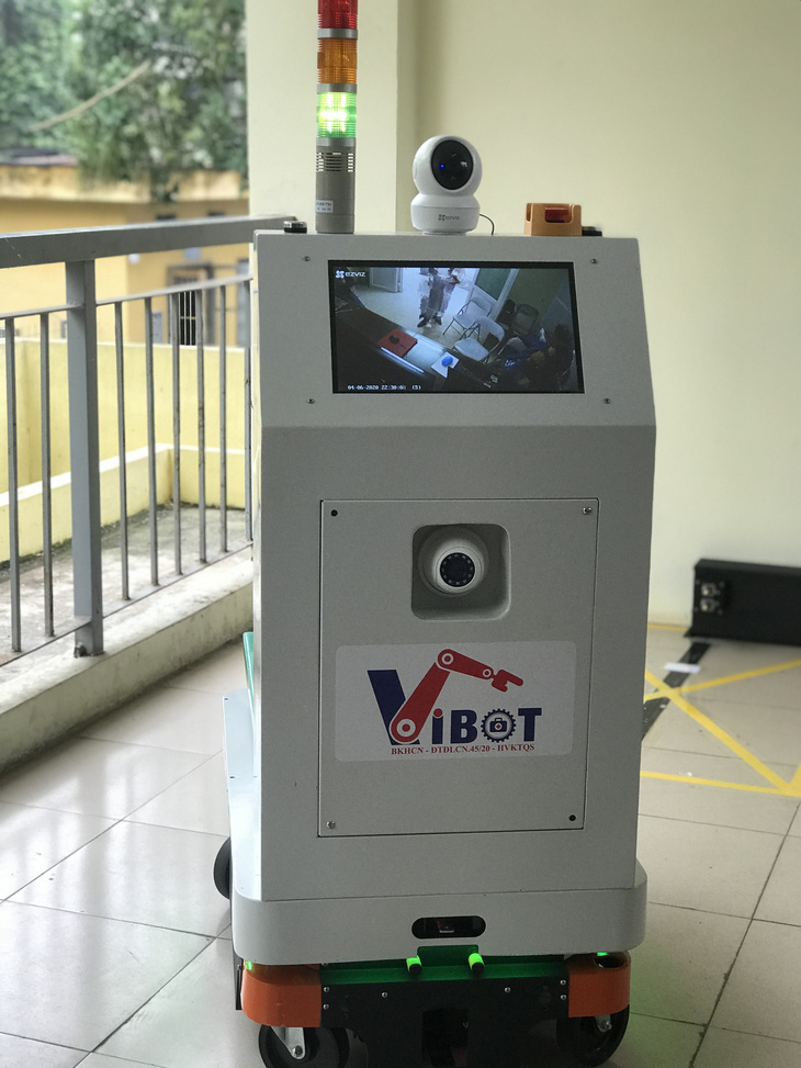 Việt Nam chế tạo thành công robot hỗ trợ bác sĩ chăm sóc bệnh nhân cách ly - Ảnh 3.