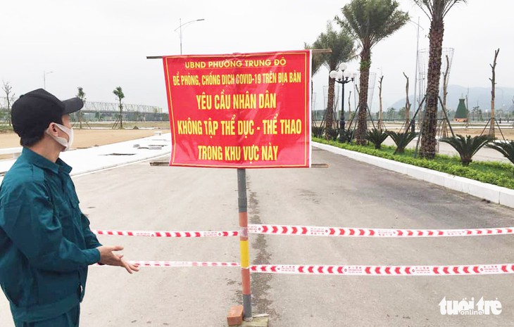 Vinh lập các chốt ngăn người ra nơi công cộng tập thể dục - Ảnh 1.