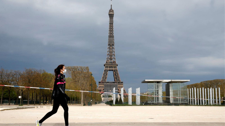 Paris cấm các hoạt động thể thao cá nhân ngoài trời vào ban ngày - Ảnh 1.