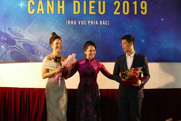 Cát Phượng, Hồng Diễm - hai nữ diễn viên chính xuất sắc nhận giải Cánh diều 2020 - Ảnh 3.