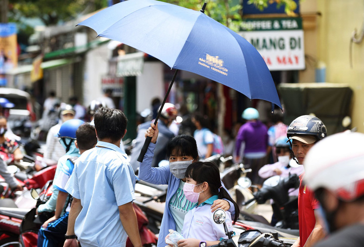 TP.HCM ban đêm nóng như ban ngày, vì sao? - Ảnh 1.