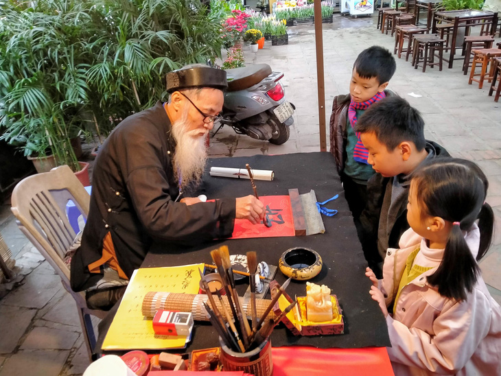 Các di tích, danh thắng, bảo tàng ở Hà Nội mở cửa trở lại - Ảnh 2.