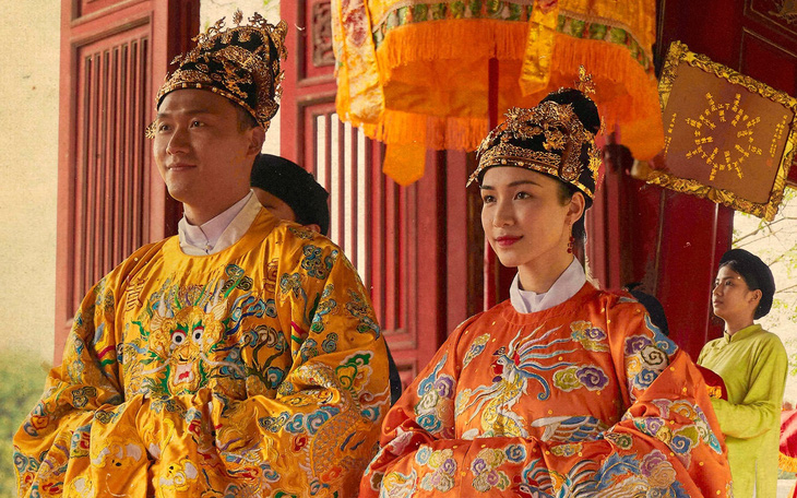 Mối tình vua Bảo Đại, hoàng hậu Nam Phương được đưa vào MV của Hòa Minzy