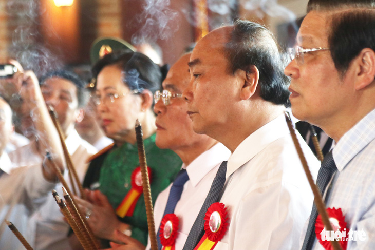 Thủ tướng dự lễ khánh thành đền thờ gia tiên Chủ tịch Hồ Chí Minh - Ảnh 2.