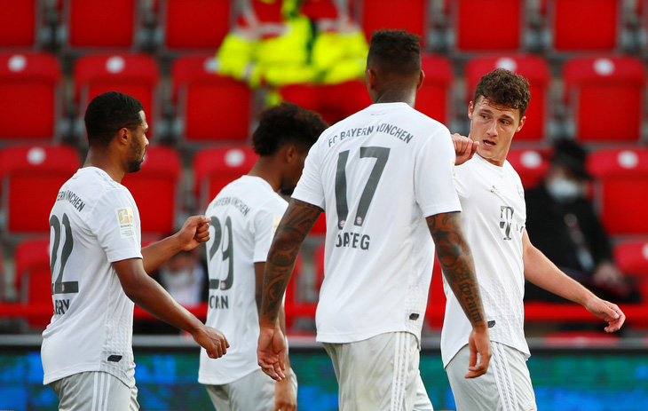 Lewandowski ‘nổ súng’, Bayern Munich chiến thắng ngày Bundesliga trở lại - Ảnh 3.