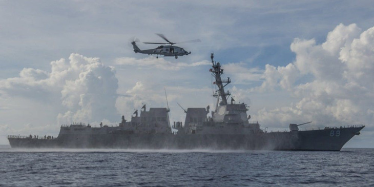 Mỹ: Trung Quốc đang thách thức quân đội Mỹ trên Biển Đông trong dịch COVID-19 - Ảnh 1.
