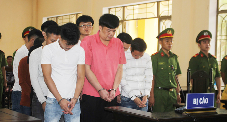 Nhóm người Đài Loan móc nối người Việt lừa hàng tỉ đồng lãnh án tù - Ảnh 1.