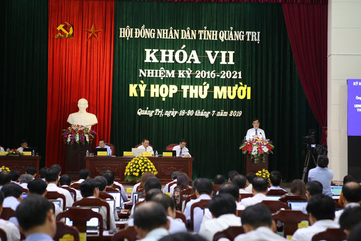 Chính thức miễn nhiệm chủ tịch UBND tỉnh Quảng Trị - Ảnh 1.