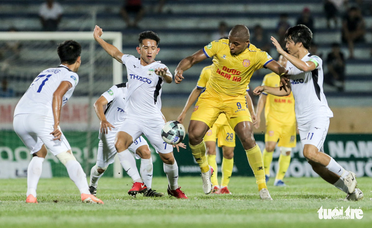 Đỗ Merlo nổi khùng với cựu tuyển thủ U23 Việt Nam vì thi đấu quá cá nhân - Ảnh 6.