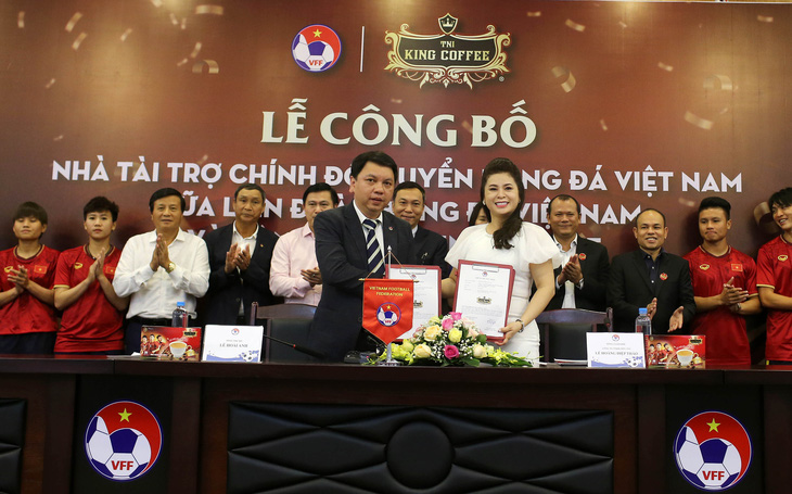 King Coffee của bà Diệp Thảo tài trợ đội tuyển bóng đá Việt Nam