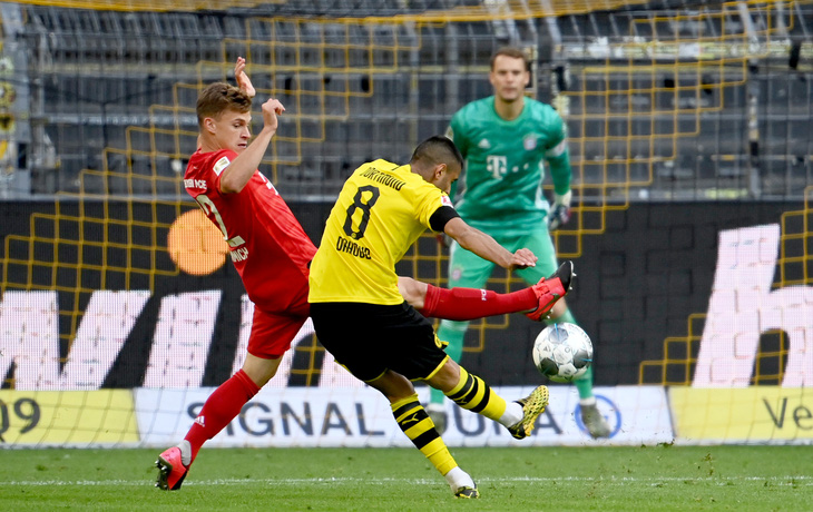 Siêu phẩm lốp bóng của Kimmich giúp Bayern Munich đánh bại Dortmund - Ảnh 2.