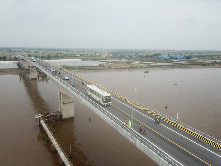 Thông xe cầu Thịnh Long nối 2 huyện ven biển của Nam Định - Ảnh 2.