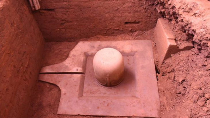 Cơ quan khảo cổ Ấn Độ tìm thấy tượng linga có từ thế kỷ 9 ở Mỹ Sơn - Ảnh 1.