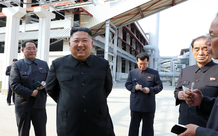 Vì sao ông Kim Jong Un tái xuất tại nhà máy phân bón mà không phải nơi khác?