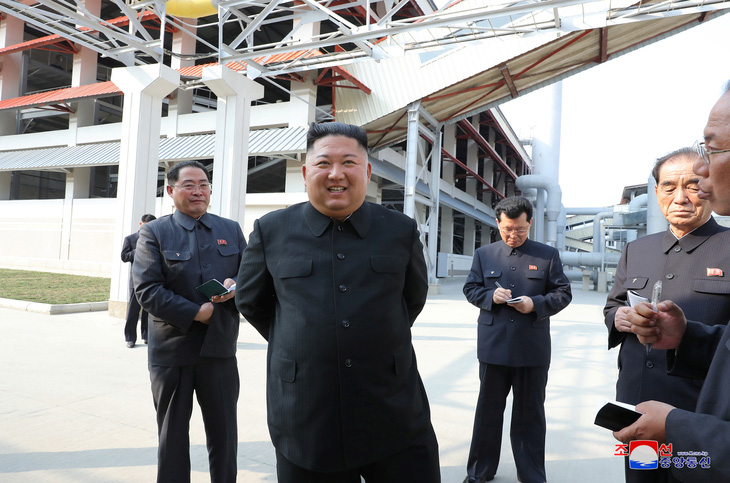 Hàn Quốc nói ông Kim Jong Un không hề phẫu thuật - Ảnh 1.