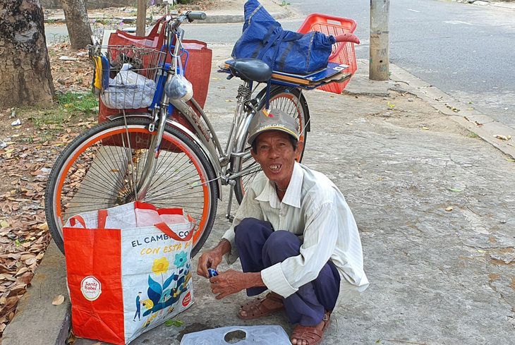 Xóm trọ nghèo mùa dịch: Không bế tắc, chẳng ỷ lại - Ảnh 3.