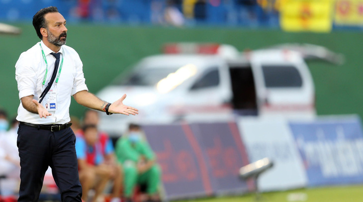 Bầu Đệ và Đông Á Thanh Hóa không trả tiền bồi thường cho HLV Fabio Lopez - Ảnh 1.