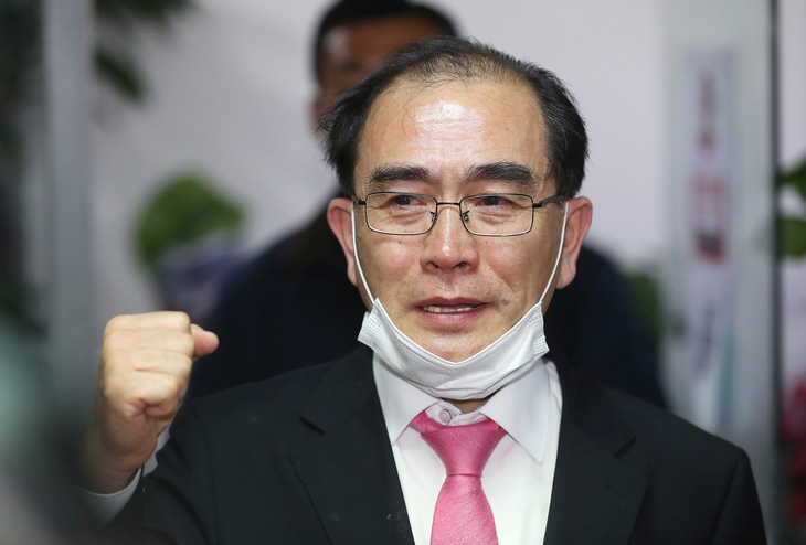 Cựu quan chức Triều Tiên đào tẩu xin lỗi vì nói ông Kim bệnh nặng - Ảnh 1.