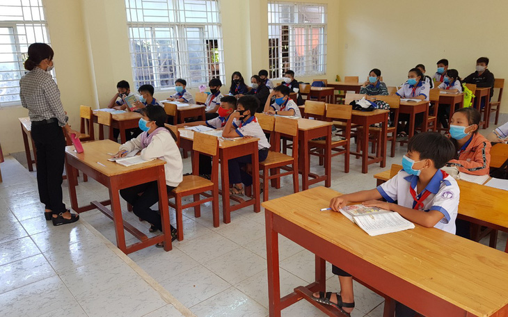 Cả ngàn học sinh Việt kiều ở Campuchia chưa thể đến trường nhập học