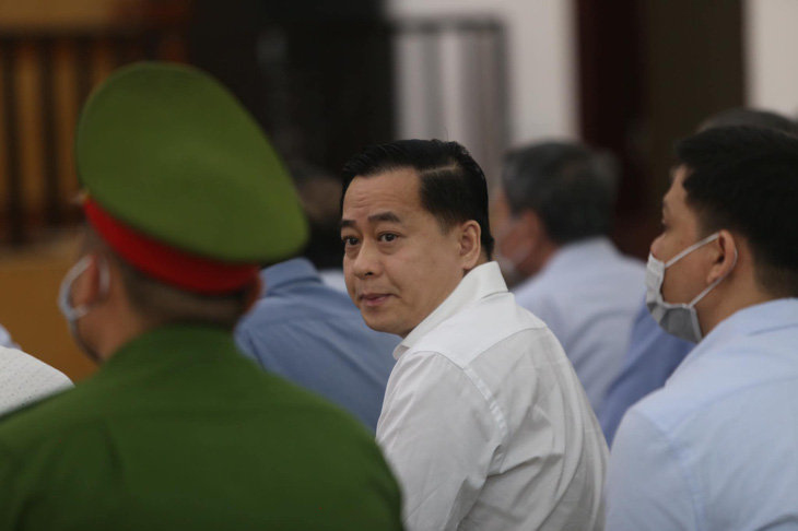 Hai cựu chủ tịch Đà Nẵng và Phan Văn Anh Vũ tiếp tục hầu tòa - Ảnh 3.