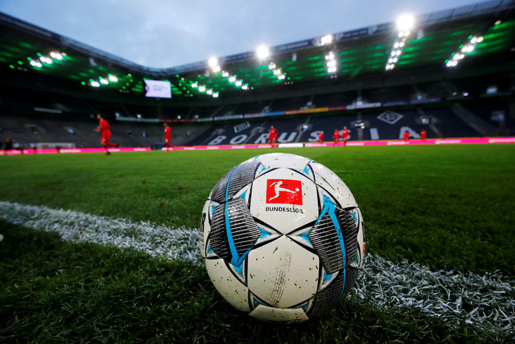 Bundesliga thi đấu trở lại vào ngày 15-5 - Ảnh 1.