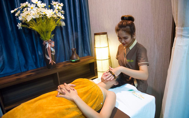 Rạp chiếu phim, spa, trung tâm tiệc cưới ở TP.HCM được hoạt động trở lại