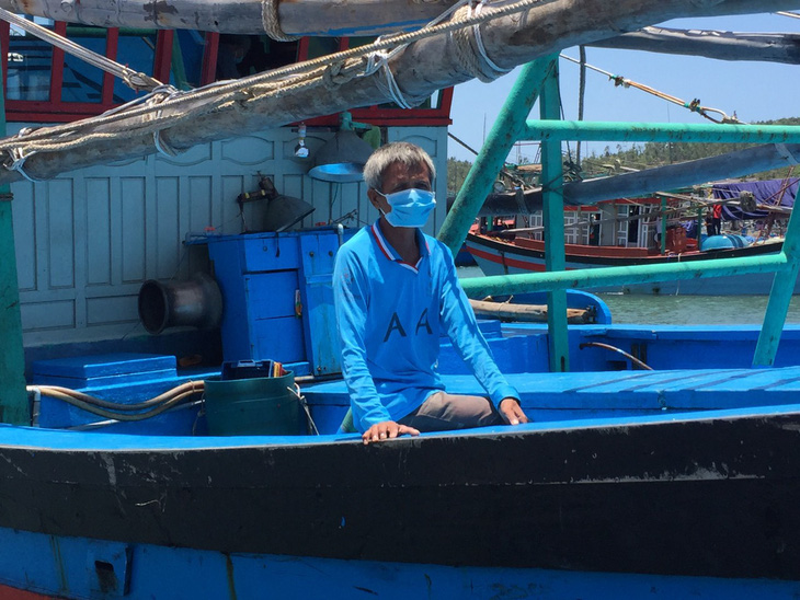 Ngư dân Việt Nam cứu một người Philippines trôi dạt 17 ngày đêm, chỉ ăn rong biển - Ảnh 1.