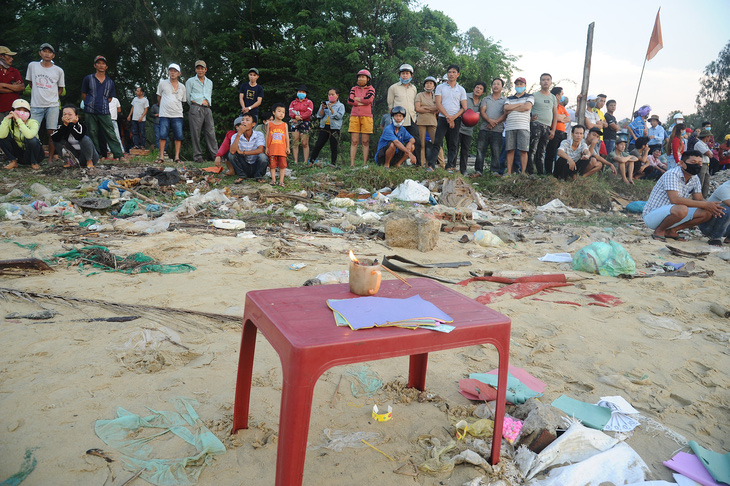 Xác định danh tính 5 người mất tích trong vụ lật ghe trên sông Thu Bồn - Ảnh 3.