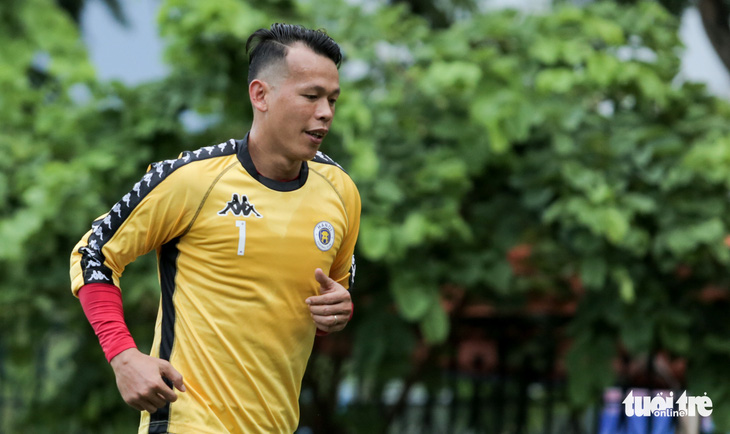 Thủ môn Tấn Trường tiết lộ đến Hà Nội FC sau cuộc gọi của Trần Tiến Anh - Ảnh 1.