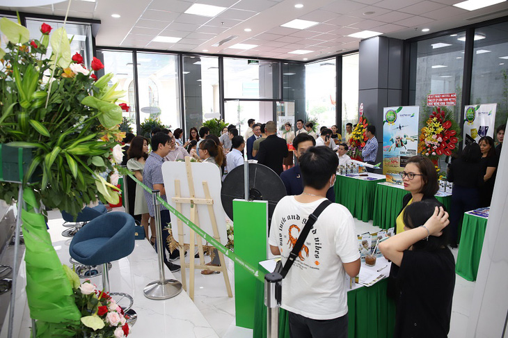 ‘Săn’ vé bay ưu đãi tại lễ khai trương phòng vé Bamboo Airways - Ảnh 4.