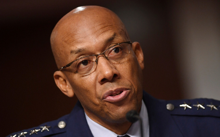 Mỹ có Tham mưu trưởng Không quân gốc Phi đầu tiên giữa biểu tình