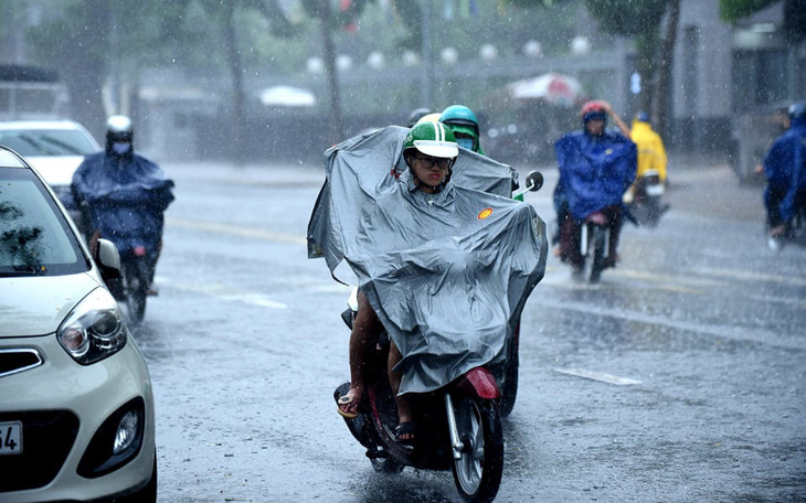 Biển Đông có khả năng đón cơn bão đầu tiên, gây mưa ở Nam Bộ