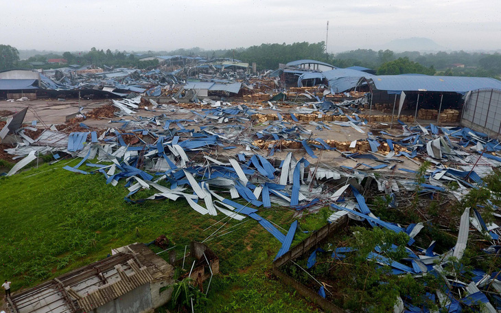 Lốc xoáy sập nhà xưởng ở Vĩnh Phúc: mới đi làm lại 3 buổi sau dịch thì gặp nạn
