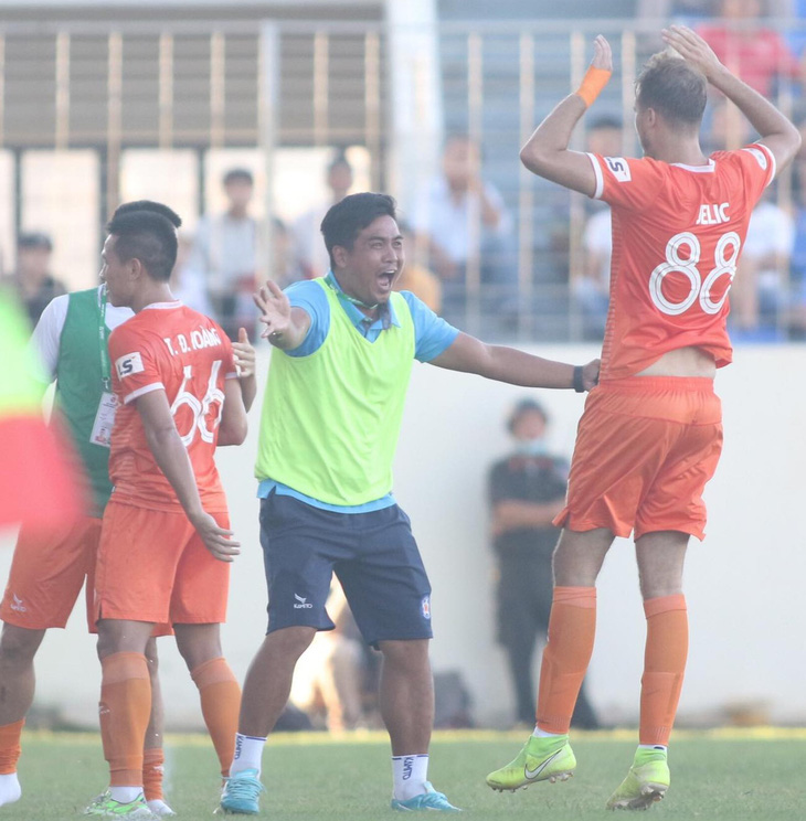 Quảng Nam thảm bại 1-6 trên sân Hòa Xuân - Ảnh 1.