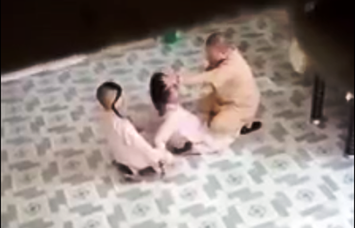 Sự thật sau video ‘sư cô hành hạ trẻ em’ ở quận 4 - Ảnh 2.