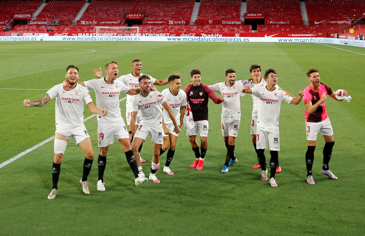 La Liga trở lại, Sevilla mở hàng với chiến thắng 2-0 - Ảnh 1.