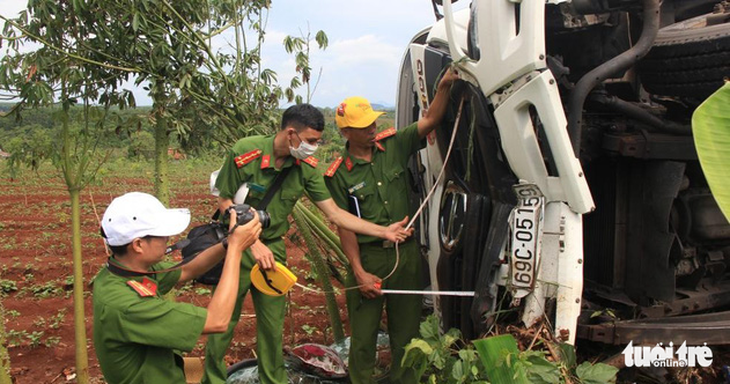 Vụ xe tải lao vào chợ, 5 người chết: khởi tố, bắt tạm giam tài xế người Cà Mau - Ảnh 4.