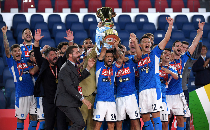 Đá bại Juventus trên chấm luân lưu, Napoli vô địch Coppa Italia 2020 - Ảnh 1.