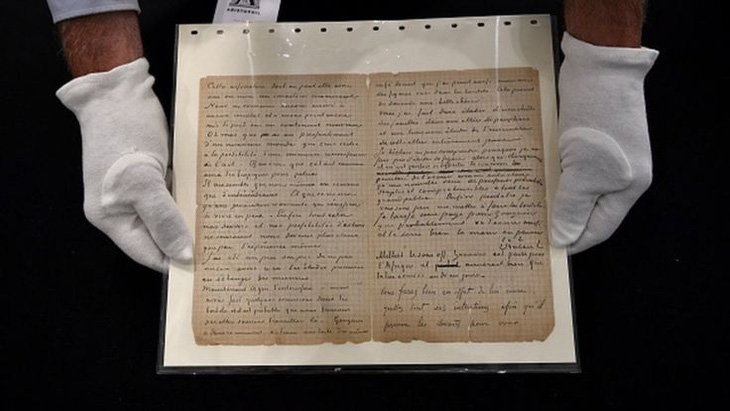 Bức thư về chuyến đi nhà thổ của 2 danh họa Van Gogh, Gauguin bán 210.000 euro - Ảnh 1.
