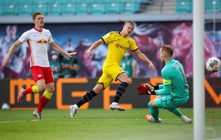 Haaland lập cú đúp, Dortmund hạ Leipzig, giành ngôi á quân Bundesliga - Ảnh 1.
