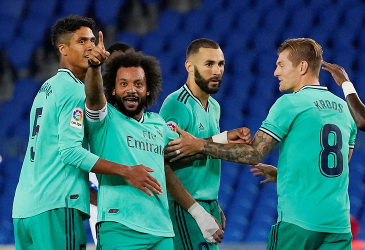 Thắng sít sao Sociedad, Real Madrid trở lại ngôi đầu bảng - Ảnh 1.