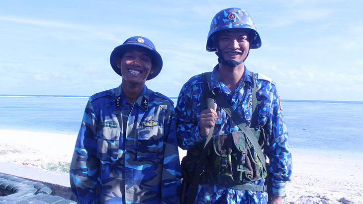 Hai người trẻ đặc biệt ở đảo Sơn Ca - Ảnh 1.