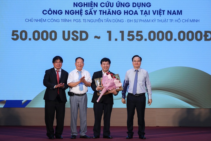 Bộ test COVID-19 được trao giải thưởng Bảo Sơn trị giá 1,3 tỉ - Ảnh 2.
