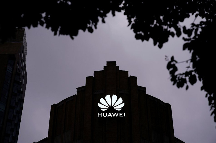 Tin độc quyền Reuters: Mỹ xác định Huawei và 19 công ty do quân đội Trung Quốc đứng sau - Ảnh 1.